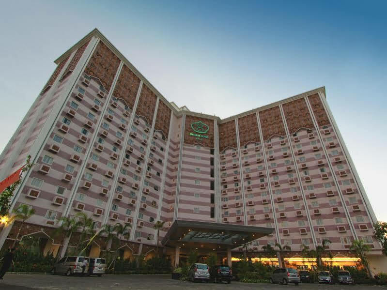 Syariah Hotel Solo Bagian luar foto
